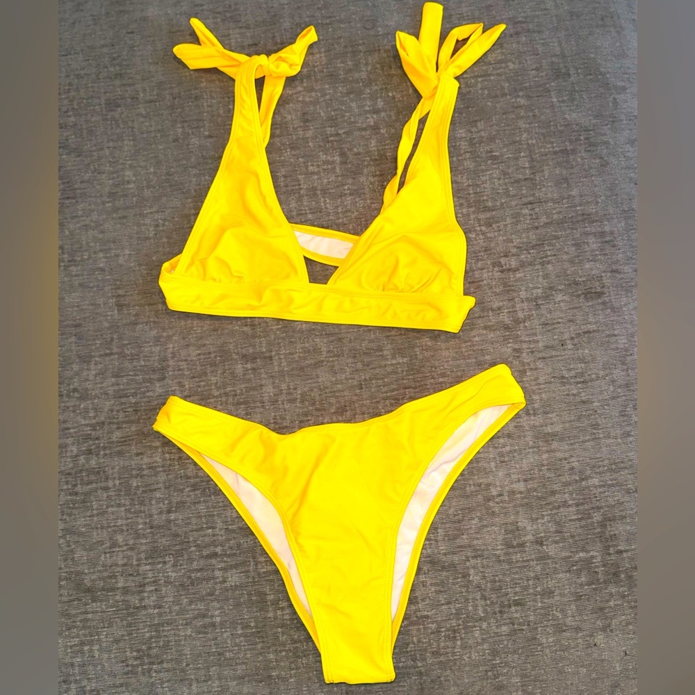 Woman Bikini Yellow Size Large SHEIN